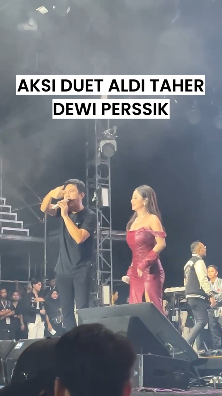 Video: Kala Duet Aldi Taher-Dewi Perssik Bikin Heboh  Synchronize Fest 2024