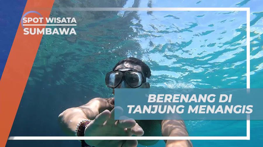 Asyiknya Berenang di Perairan Jernih Tanjung Menangis, Sumbawa