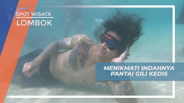 Bersantai dan Berenang di Pantai Jernih Gili Kedis Lombok