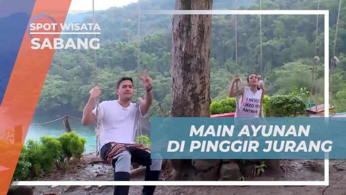 Bermain Ayunan Seru di Pinggir Jurang Gua Sarang, Sabang