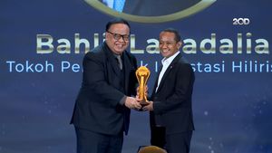 Bahlil Lahadalia Terima Penghargaan Tokoh Penggerak Investasi Hilirisasi