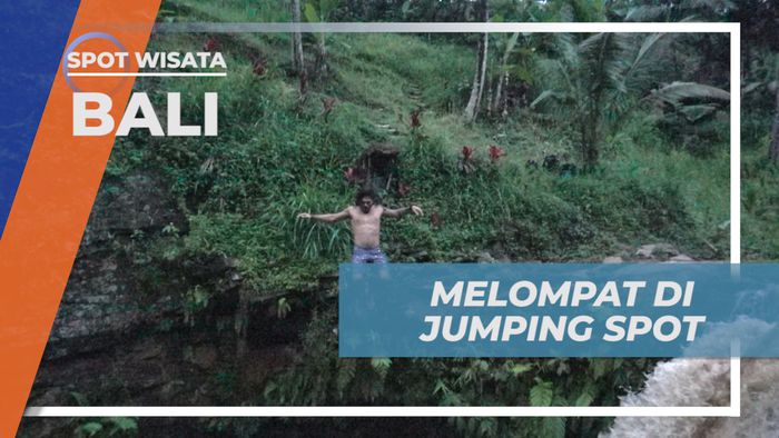 Sensasi Melompat Bebas dari Atas Jumping Spot Air Terjun Lemukih, Bali