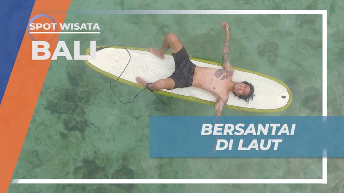 Melepas Lelah, Bersantai Sambil Menikmati Suasana Pantai Padang Padang, Bali