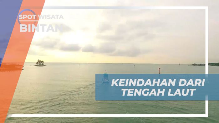 Menikmati Keindahan Pemandangan Laut dari Atas Kapal Yacth, Bintan