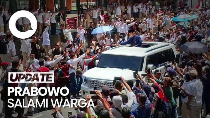 Video: Momen Prabowo Salami Warga saat Konvoi ke Istana