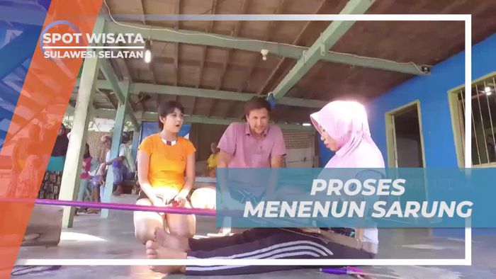 Belajar Menenun Sarung Tradisional di Pulau Liukang Loe, Sulawesi Selatan