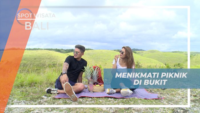 Piknik Santai di Puncak Bukit yang Menakjubkan Bali