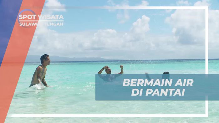 Bermain Air di Pantai Eksotis Pulau Tulungan, Sulawesi Tengah