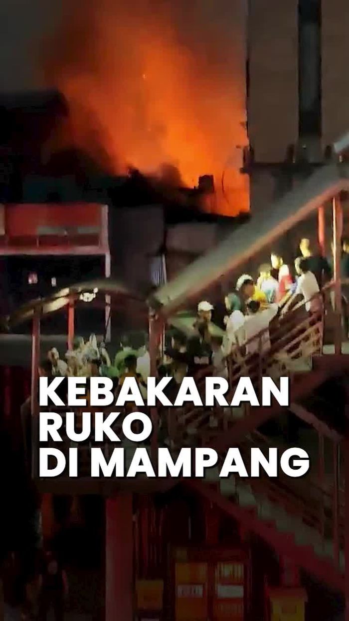 Video Penampakan Kebakaran Ruko di Mampang Jaksel