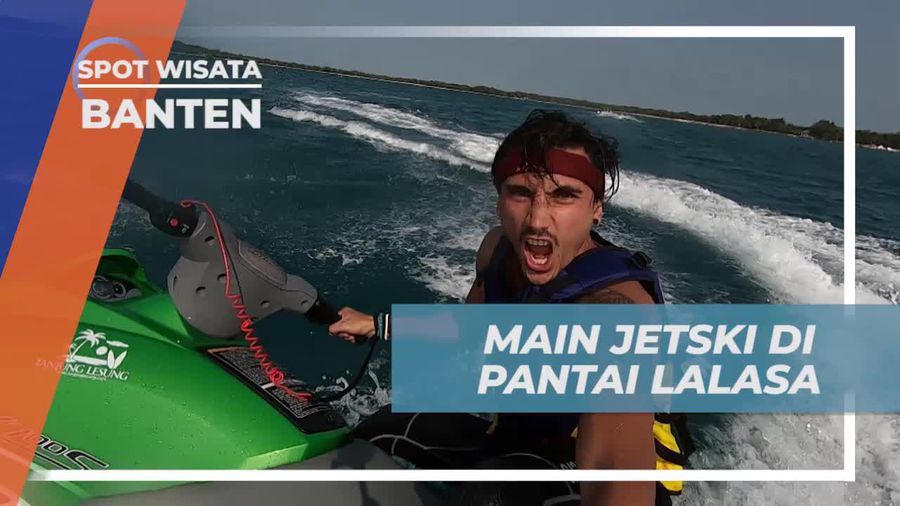 Main Jetski Seru di Pantai Lalasa, Tanjung Lesung, Banten