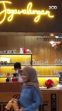 Video: Sensasi Ngopi di Pinggir Kali Majalengka