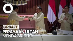 Video Momen Mendagri Tito Disiram saat Rayakan Ultah di Agenda Retret