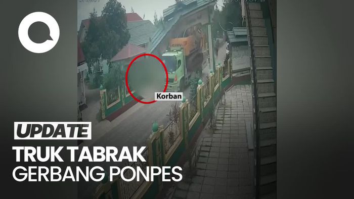 Video: CCTV Detik-detik Gerbang Ponpes di Kolaka Roboh Ditabrak Truk, 1 Tewas