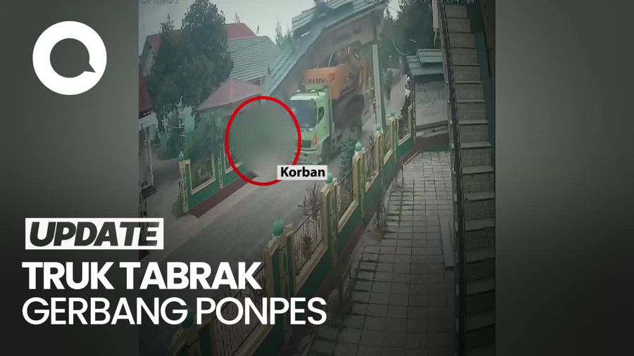 Video: CCTV Detik-detik Gerbang Ponpes di Kolaka Roboh Ditabrak Truk, 1 Tewas