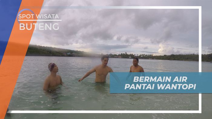 Bermain Air dan Melompat ke Laut di Pantai Wantopi Buton Tengah