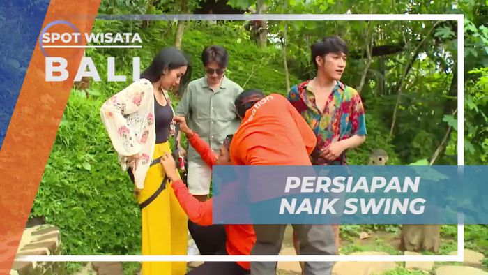 Persiapan Menuju Wahana Swing di Bali Pulina, Bali