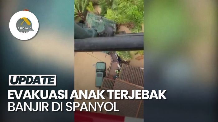 Video: Momen Anak Terjebak Banjir di Spanyol Dievakuasi Pakai Helikopter
