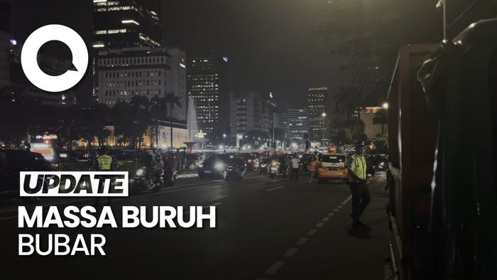 Video Aksi Kawal Putusan MK Selesai, Massa Buruh Tinggalkan Patung Kuda