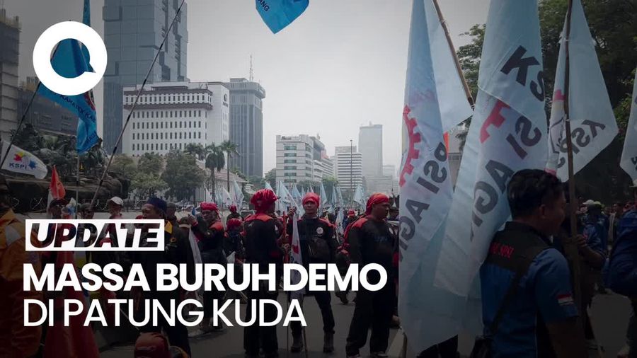 Video: Massa Buruh Demo Kawal Putusan Uji Materil UU Ciptaker di MK