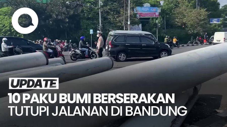 Video: Penampakan Paku Bumi Berserakan hingga Tutupi Jalan Soekarno Hatta Bandung