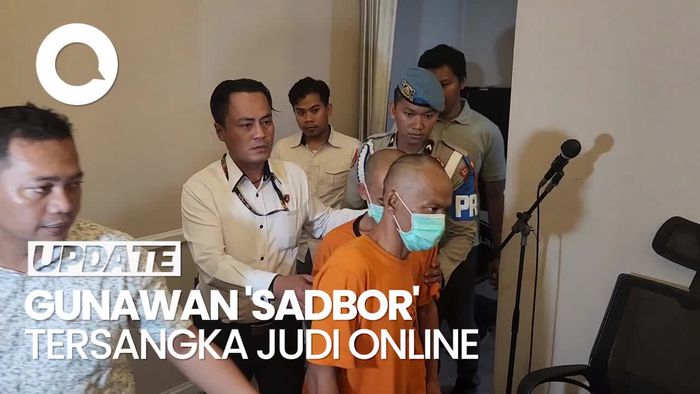 Video: TikToker Gunawan Sadbor Tertunduk Lesu Berbaju Tahanan
