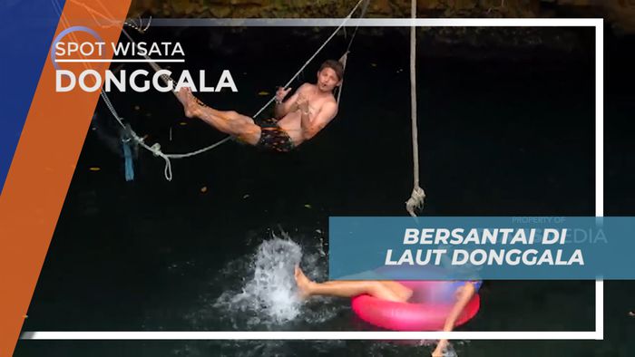 Bersantai di Tengah Laut Donggala dengan Floaties dan Hammock