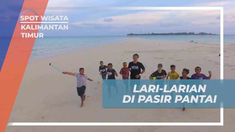 Berlari dan Bermain di Pasir Pantai Indah Derawan Kalimantan Timur