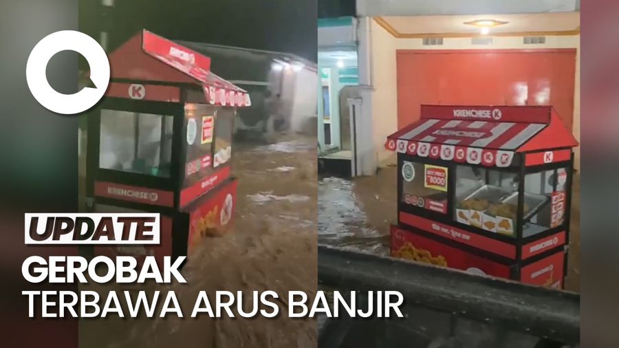 Video Detik-detik Gerobak Chicken Hanyut Terbawa Banjir