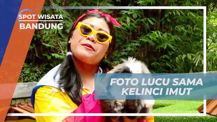 Berfoto Lucu dengan Kelinci-Kelinci Imut di Bandung