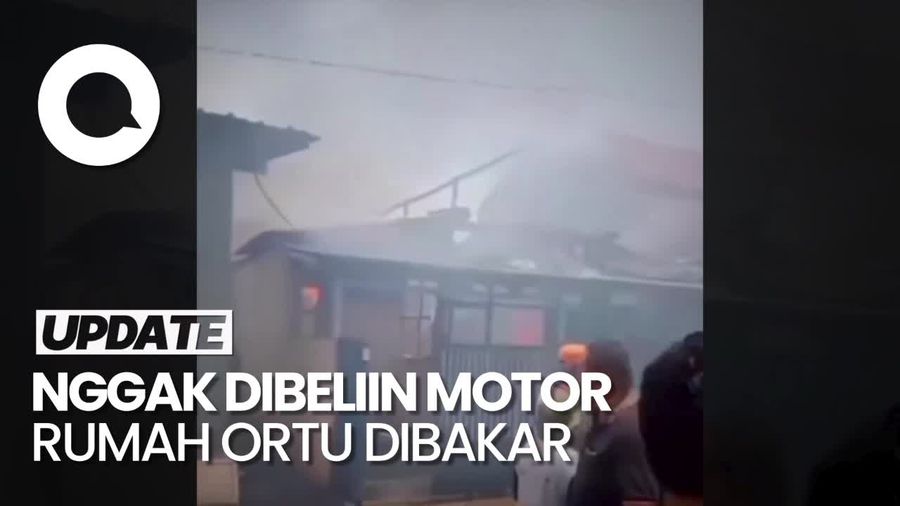 Video Pemuda Cirebon Bakar Rumah Ortu Gegara Tak Dibelikan Motor