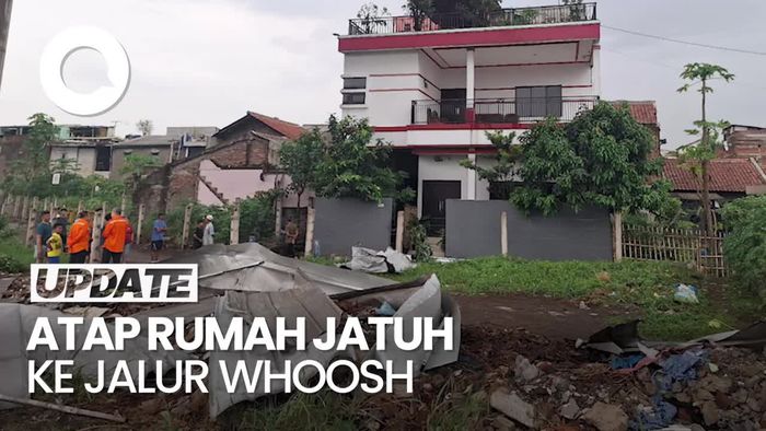 Video Perjalanan Whoosh Terganggu Gegara Atap Rumah Warga Jatuh ke Jalur