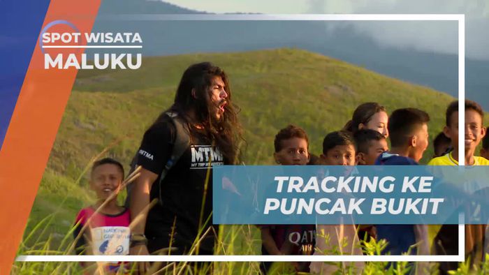 Tracking Seru Menuju Puncak Bukit Rana Pulau Buru Maluku