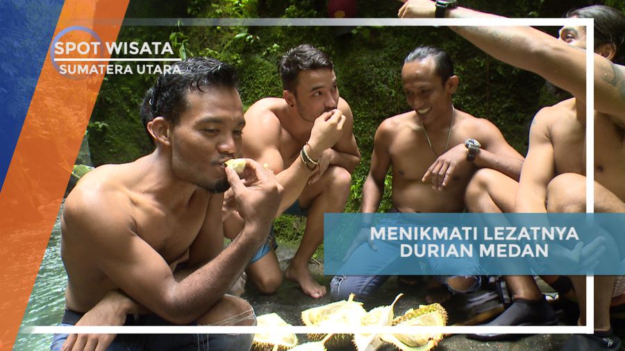  Menikmati Kelezatan Durian Medan setelah Lomba Berenang di Kolam Abadi