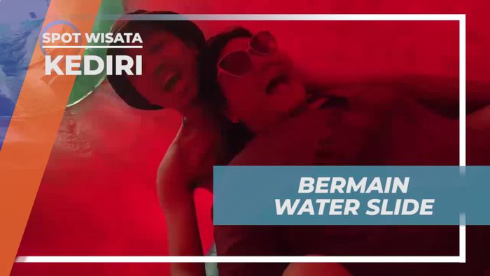 Bermain Water Slide Seru di Gumul Paradise, Kediri