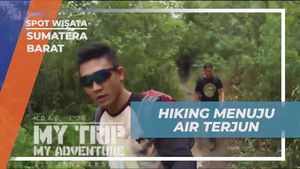 Tantangan dan Keindahan Saat Trekking Menuju Air Terjun di Sumatera Barat