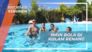 Bermain Bola Seru di Kolam Renang, Kebumen