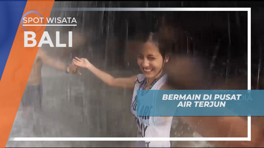 Bermain di Pusat Air Terjun Tegunungan, Bali