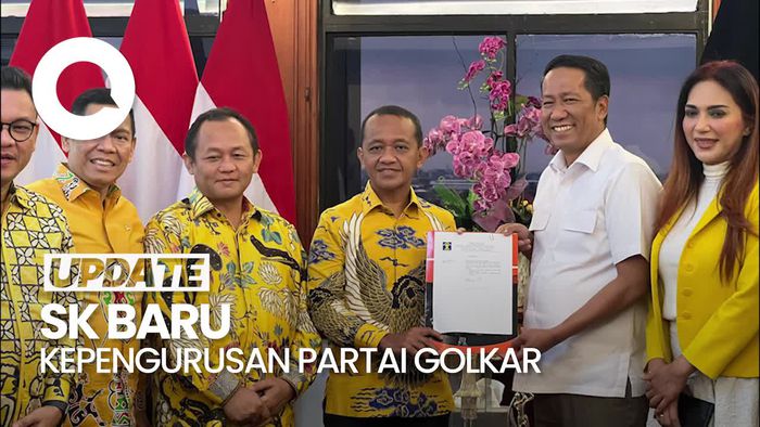 Video Bahlil Terima SK Baru Kepengurusan Partai Golkar dari Kemenkum