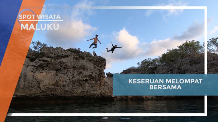 Menikmati Keseruan Melompat Bersama di Bukit Karang Pulau Sukler, Maluku