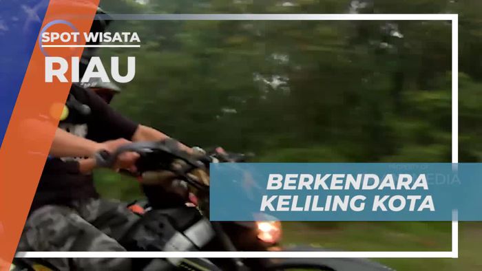 Menelusuri Kota yang Tertutup Asap di Riau