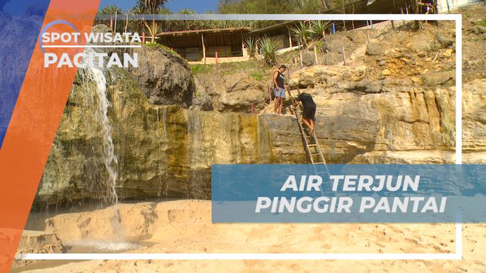 Air Terjun Unik di Pinggir Pantai Pacitan