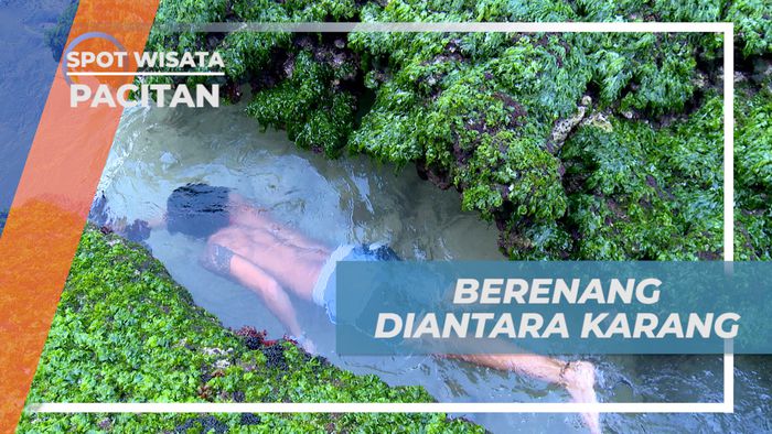 Serunya Berenang di Antara Karang Pantai Jantur, Pacitan
