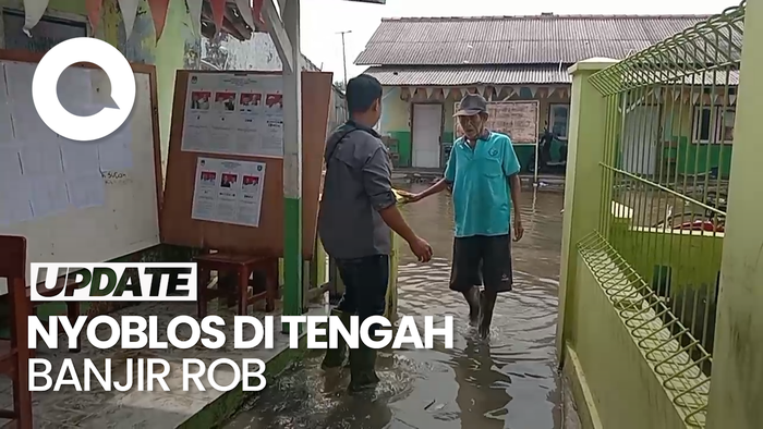 Video: Antusiasme Warga Eretan Indramayu Nyoblos di Tengah Banjir Rob