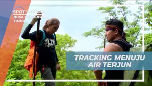 Menempuh Jejak Menuju Keindahan Air Terjun Mataru di Alor