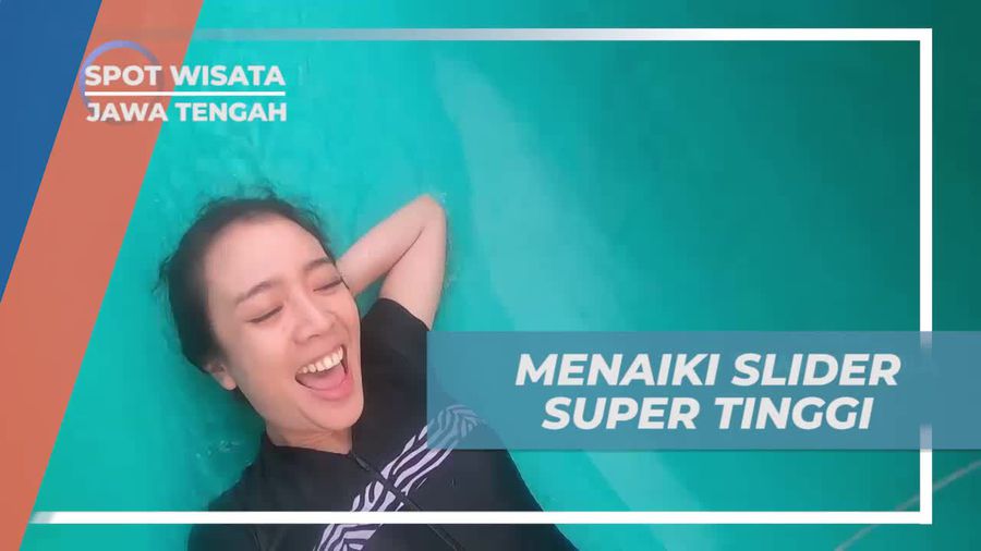 Meluncur di Slider Super Tinggi Owabong Waterpark Purbalingga