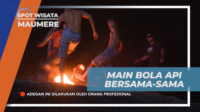 Bergabung dalam Permainan Sepakbola Api Bersama Warga Lokal di Maumere