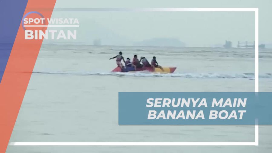 Bermain Banana Boat Seru di Pantai Bintan