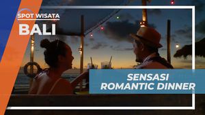 Menyaksikan Sunset Sambil Menikmati Romantic Dinner di Bali 