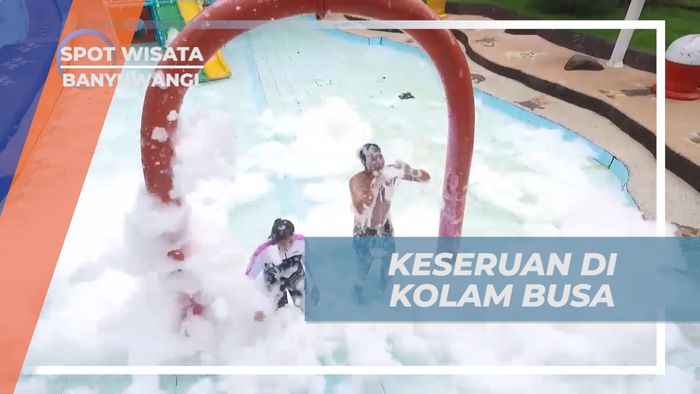Bermain Seru di Kolam Busa Umbul Bening, Banyuwangi  