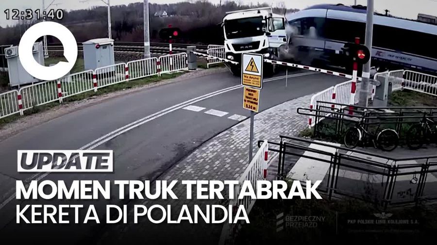 Video: Detik-detik Truk Tertabrak Kereta Gegara Terjebak Pembatas di Polandia